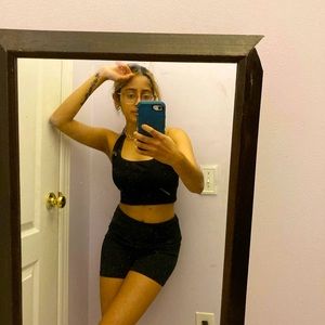 ✨2/$20✨AEO halter ribbed top